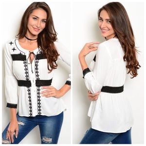Size small nwt blouse adorable and flirty!