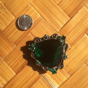 VINTAGE / ANTIQUE BROOCH PIN // OBO