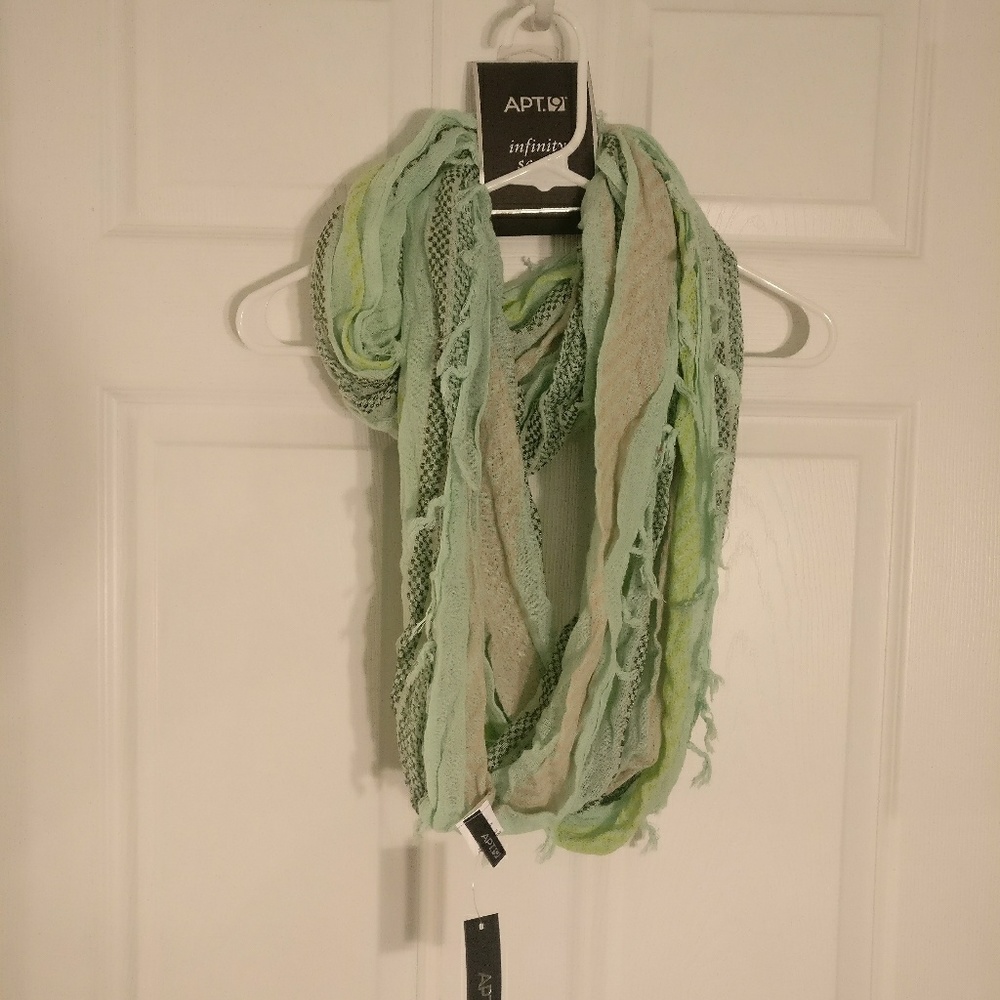 MINT GREEN INFINITY SCARF APT.9