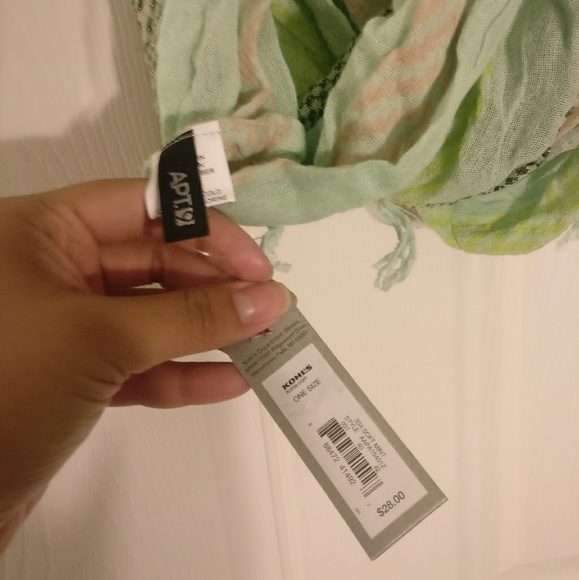 MINT GREEN INFINITY SCARF APT.9 - Picture 2 of 2