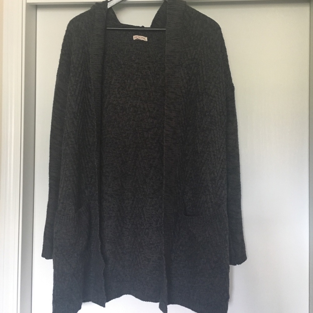 Open, hooded cardigan