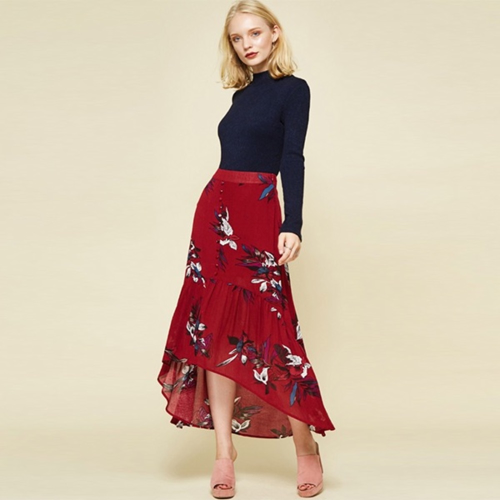 Pre-order. Floral print button detail skirt