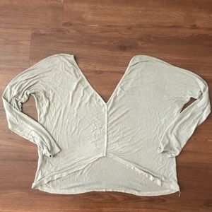 BRANDY MELVILLE TAUPE VNECK LONG SLEEVE TOP