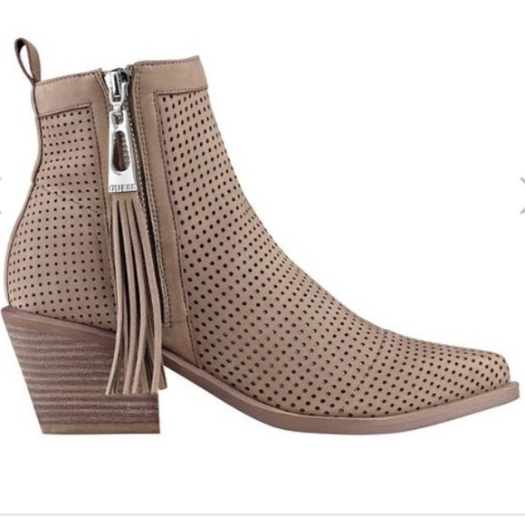 NEW GUESS TALZAY PERFORATED SUEDE BOOTIES - Picture 2 of 4