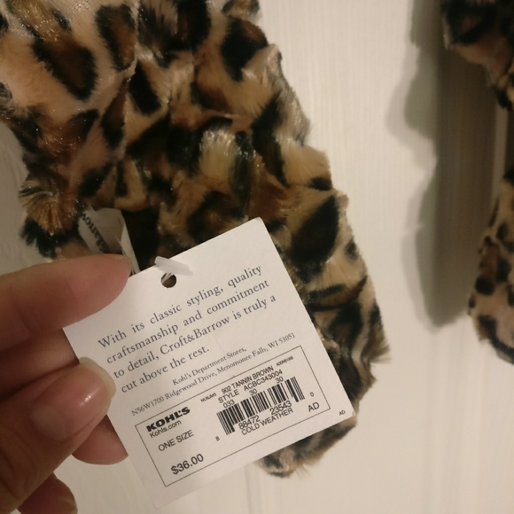 Croft and Barrow NWT Cheetah print scarf - Picture 2 of 4