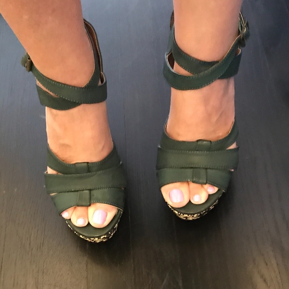 SOLD Stylish Qupid Wrap-Around Peep-Toe Platform - Picture 3 of 5