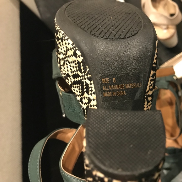 SOLD Stylish Qupid Wrap-Around Peep-Toe Platform - Picture 4 of 5