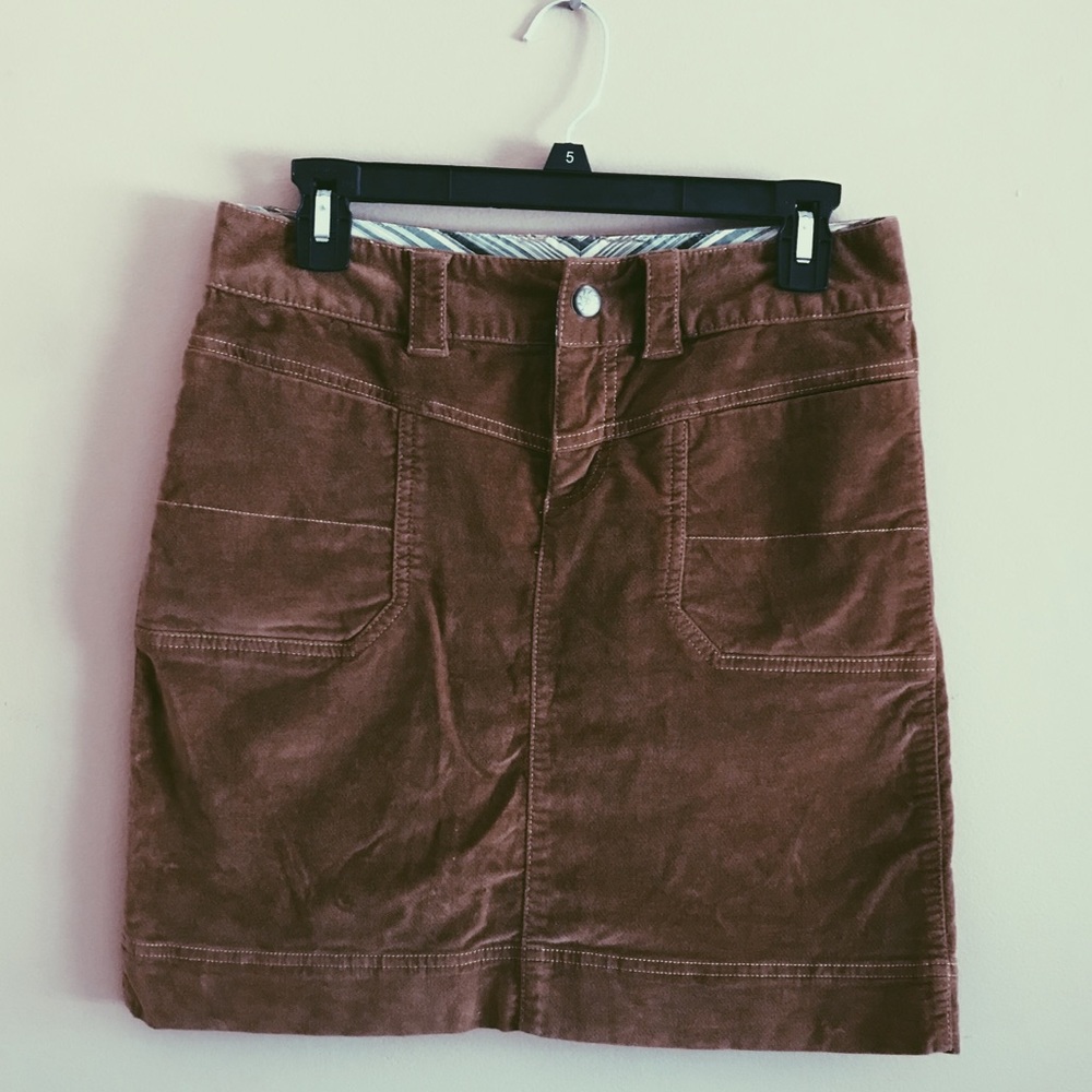 •VELVET/VELOUR SKIRT•