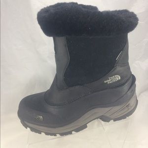 North face Winter waterproof women's zip up boots
