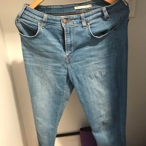 Levi's mid rise jeans size 29