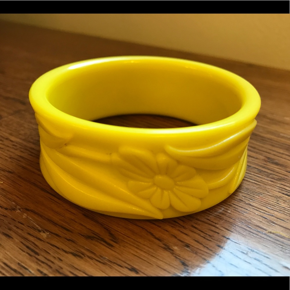 Vintage Yellow Plastic bracelet