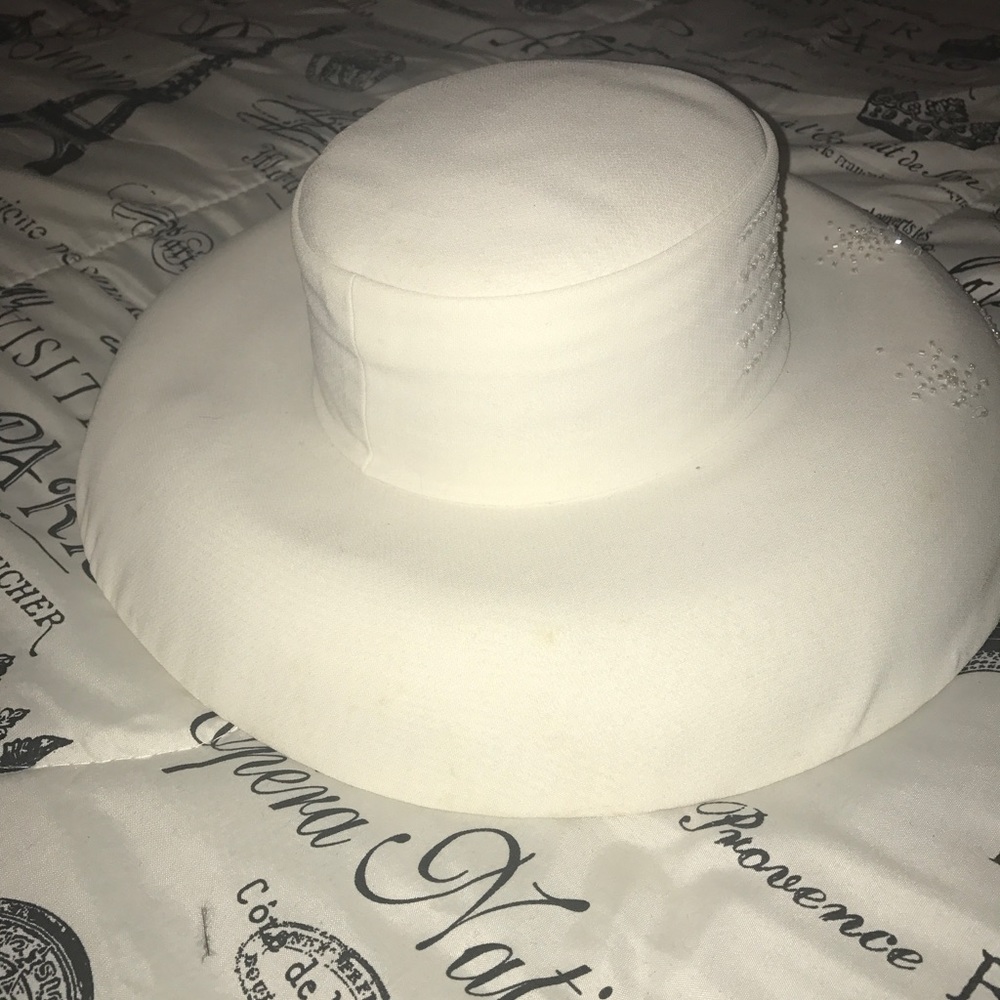 Hat - Picture 2 of 3