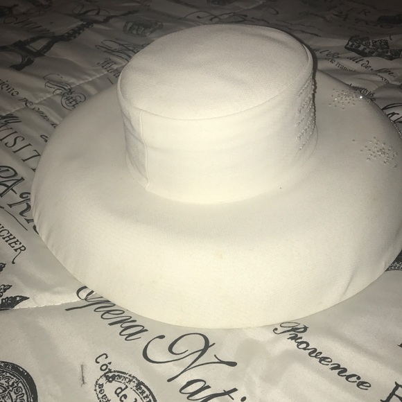 Hat - Picture 2 of 3