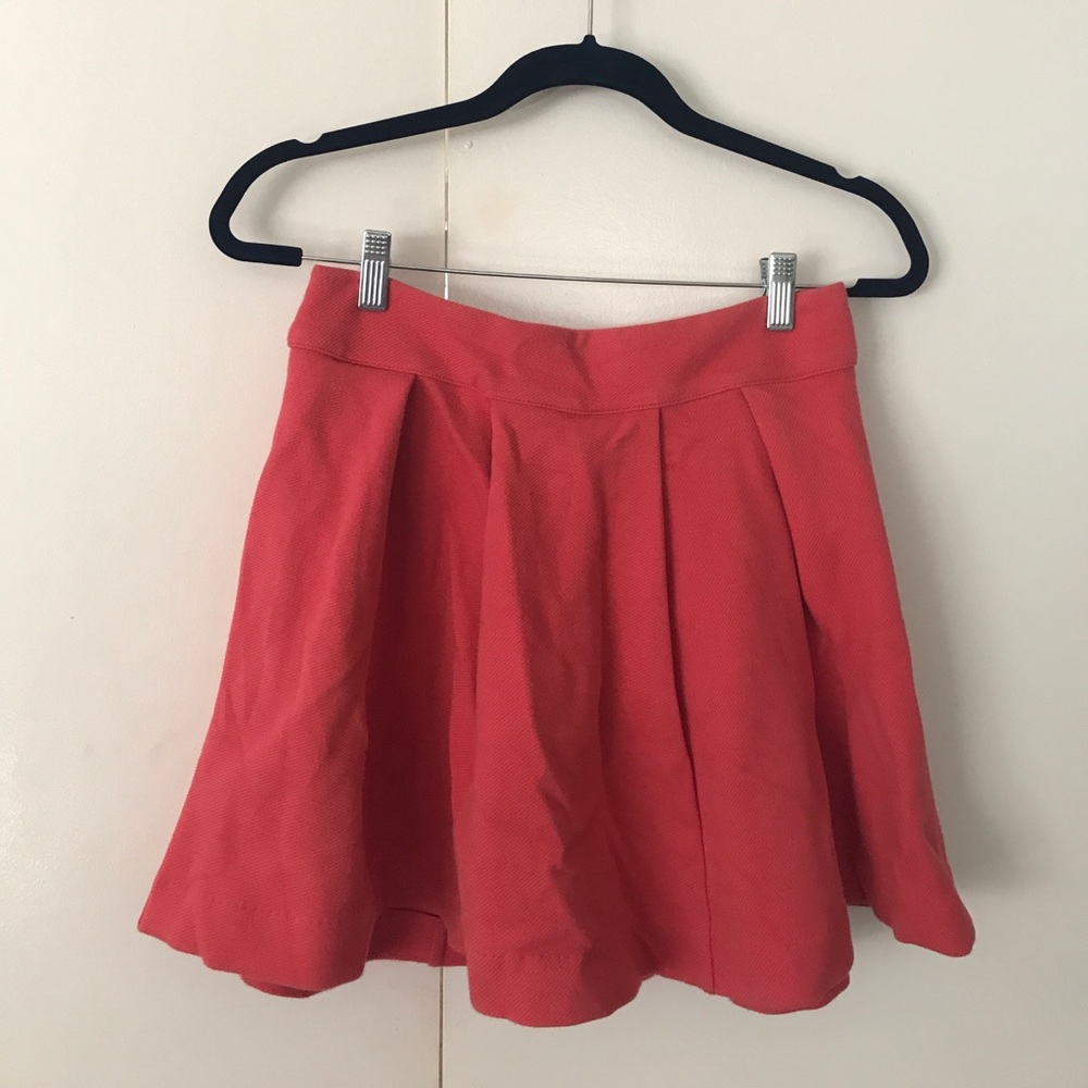 pleated skirt