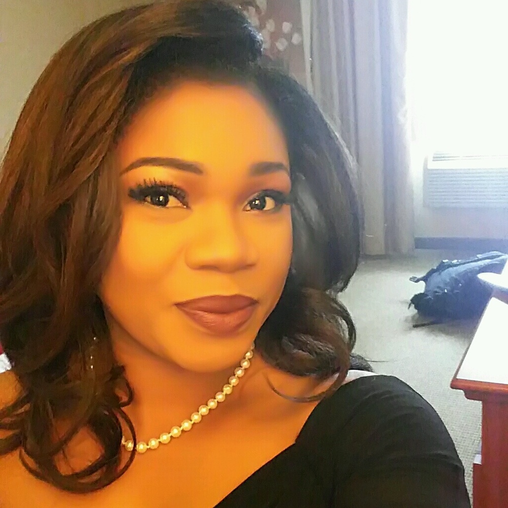 Meet your Posher, Carine