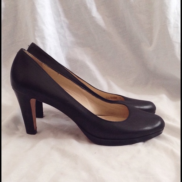 Cole Haan Shoes - Cole Haan Black Leather Pump