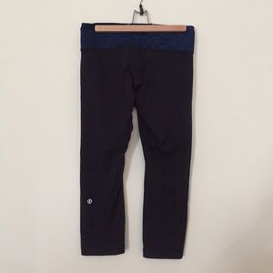 Lululemon Black Wunder Under Crops with Navy Waist