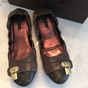 ❌SOLD ❌AUTHENTIC NWB Louis Vuitton Flats
