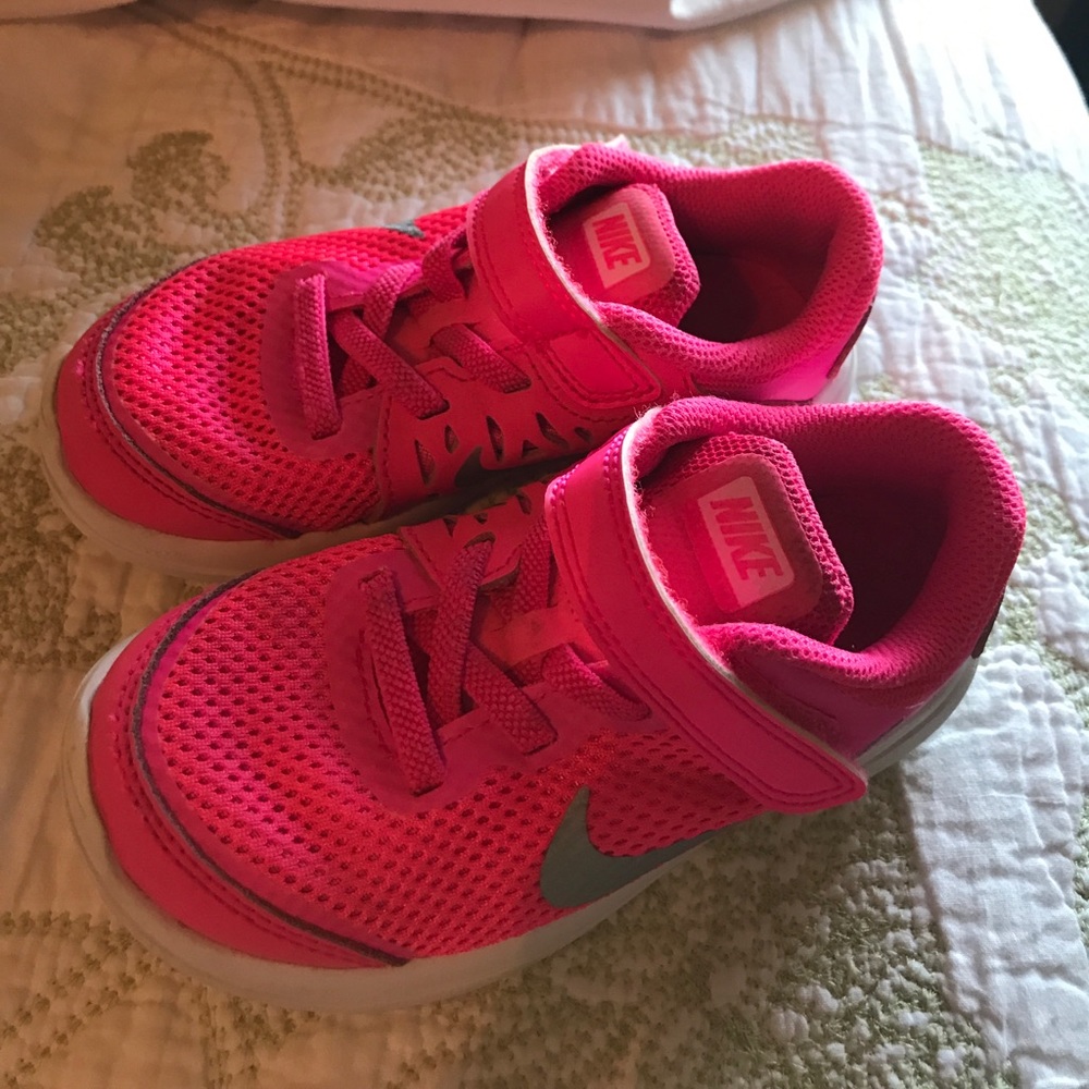 Toddler hot pink Nike shoes