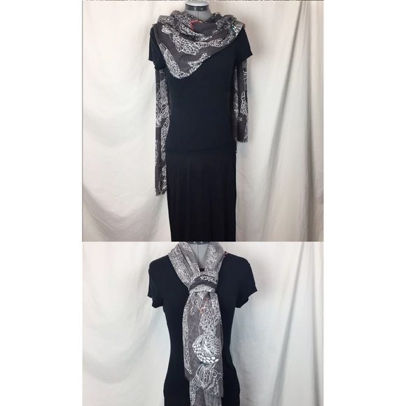 Urban Outfitters Accessories - NWT Urban Outfitters Owl Scarf
