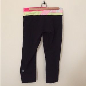Lululemon Black Wunder Under Crops