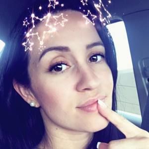 Meet your Posher, Camila