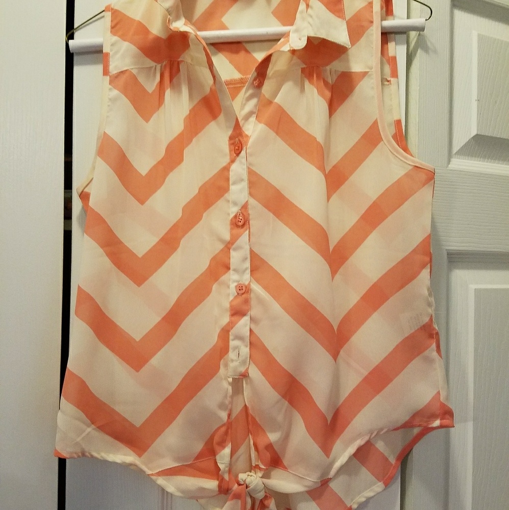 Chevron print button up tank
