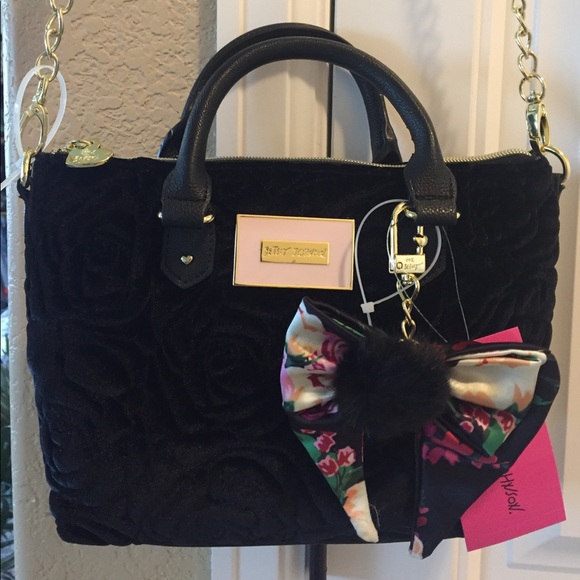 Betsey Johnson Handbags - 🌸NWT! BETSEY JOHNSON PINCH SATCHEL CROSS BODY