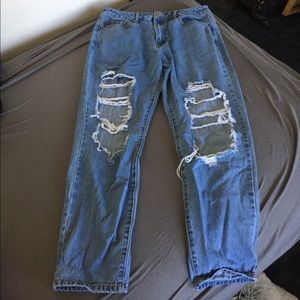 Forever 21 ripped boyfriend jeans