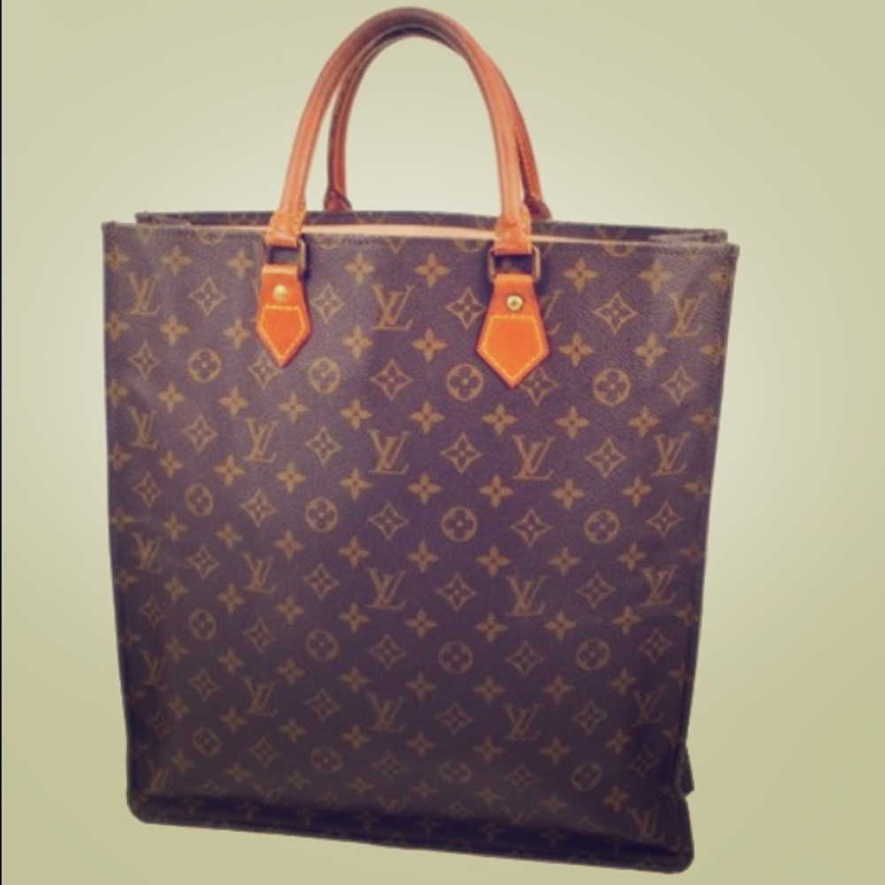 Authentic Louis Vuitton Sac Plat Monogram bag