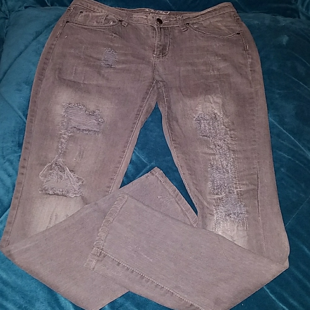 Red Rivet distressed jeans