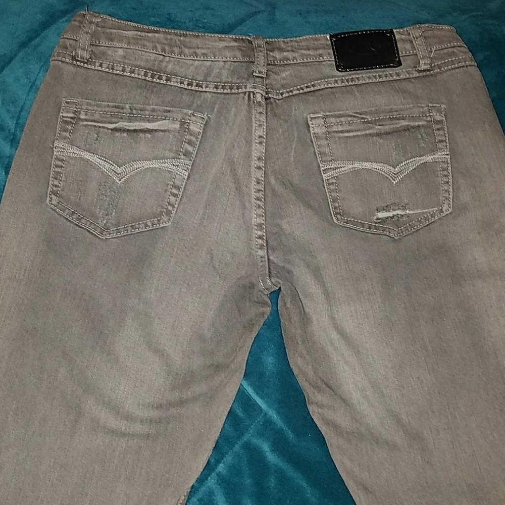Red Rivet distressed jeans - Picture 2 of 4