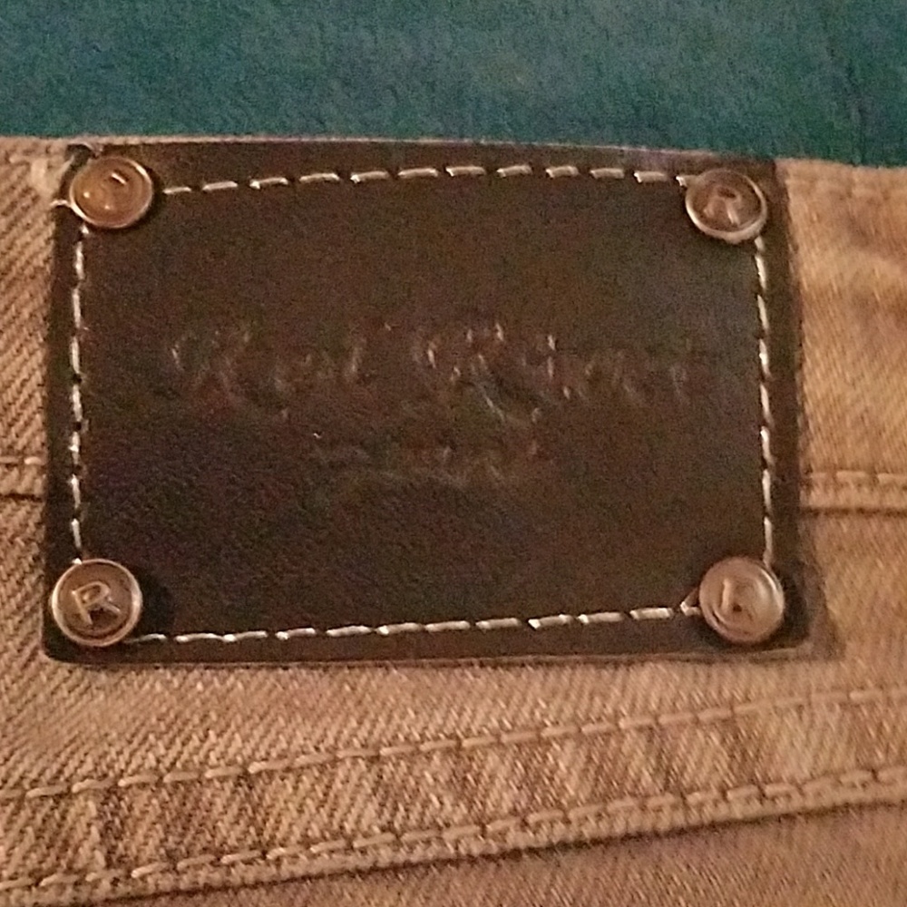 Red Rivet distressed jeans - Picture 3 of 4
