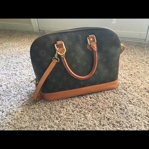 Louis Vuiiton Alma bag