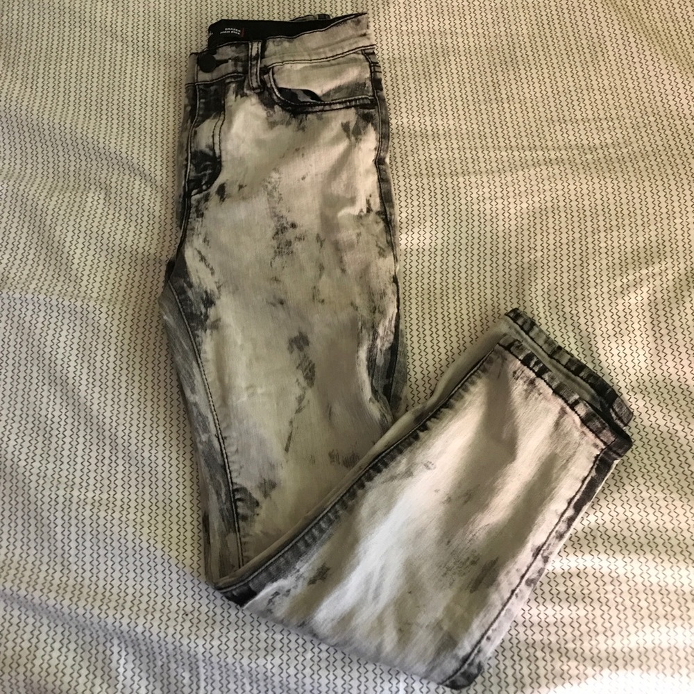 Ankle length skinny jeans