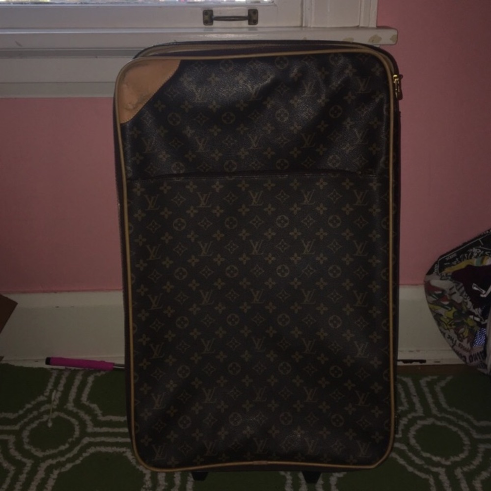 Small and large hold for J