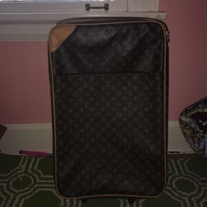 Small and large hold for J