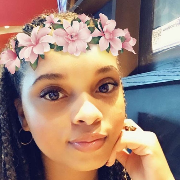 Meet your Posher, Briana - Picture 2 of 5