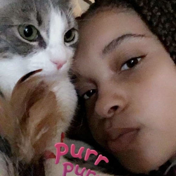 Meet your Posher, Briana - Picture 3 of 5