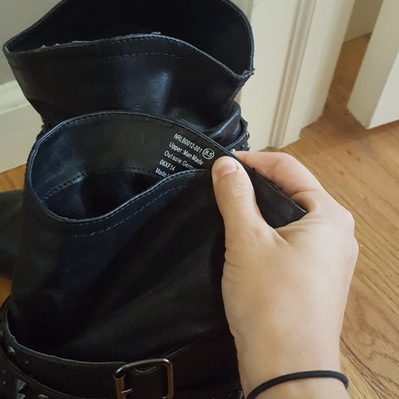 Black Boots - Picture 4 of 4