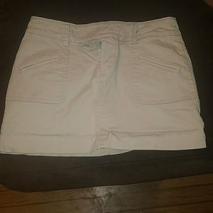 American Eagle tan skirt