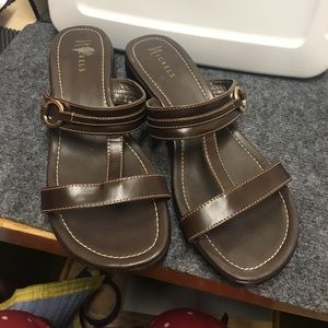 Brown sandals size 10 pre Owned in very good cond