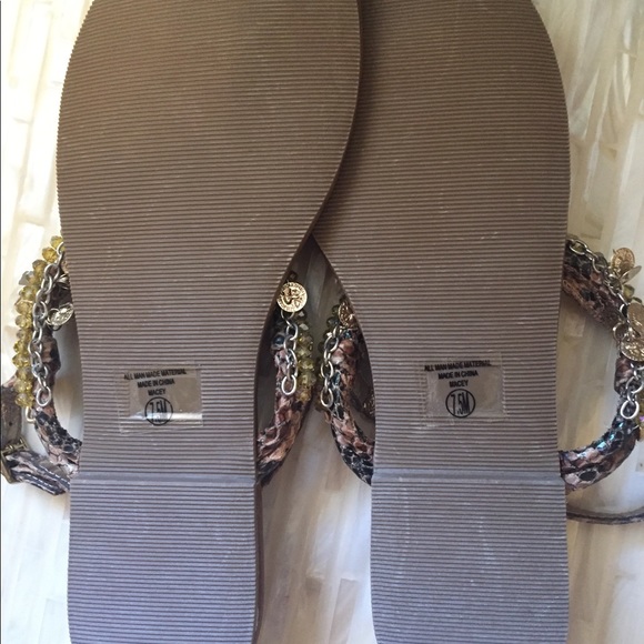 Woman’s Sandals - Picture 3 of 3