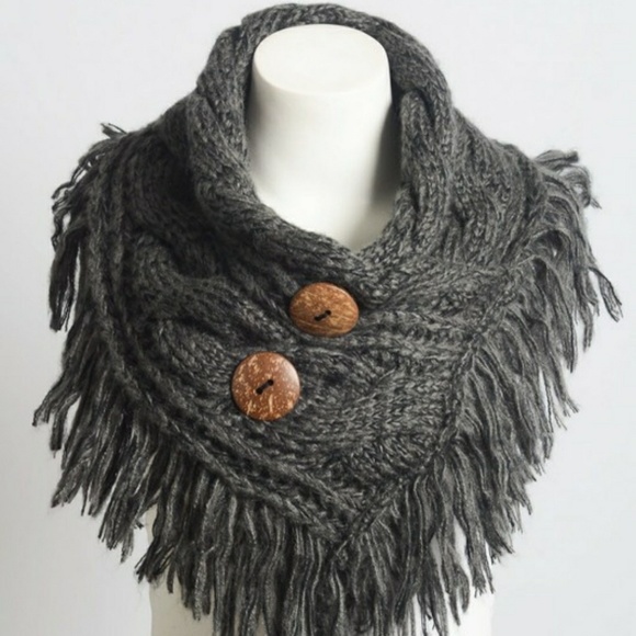 Fringe Infinity Scarf w/Buttons - Picture 2 of 3