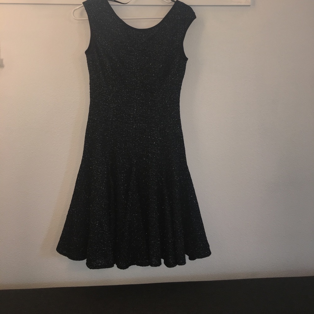Very beautiful over the knee dress.