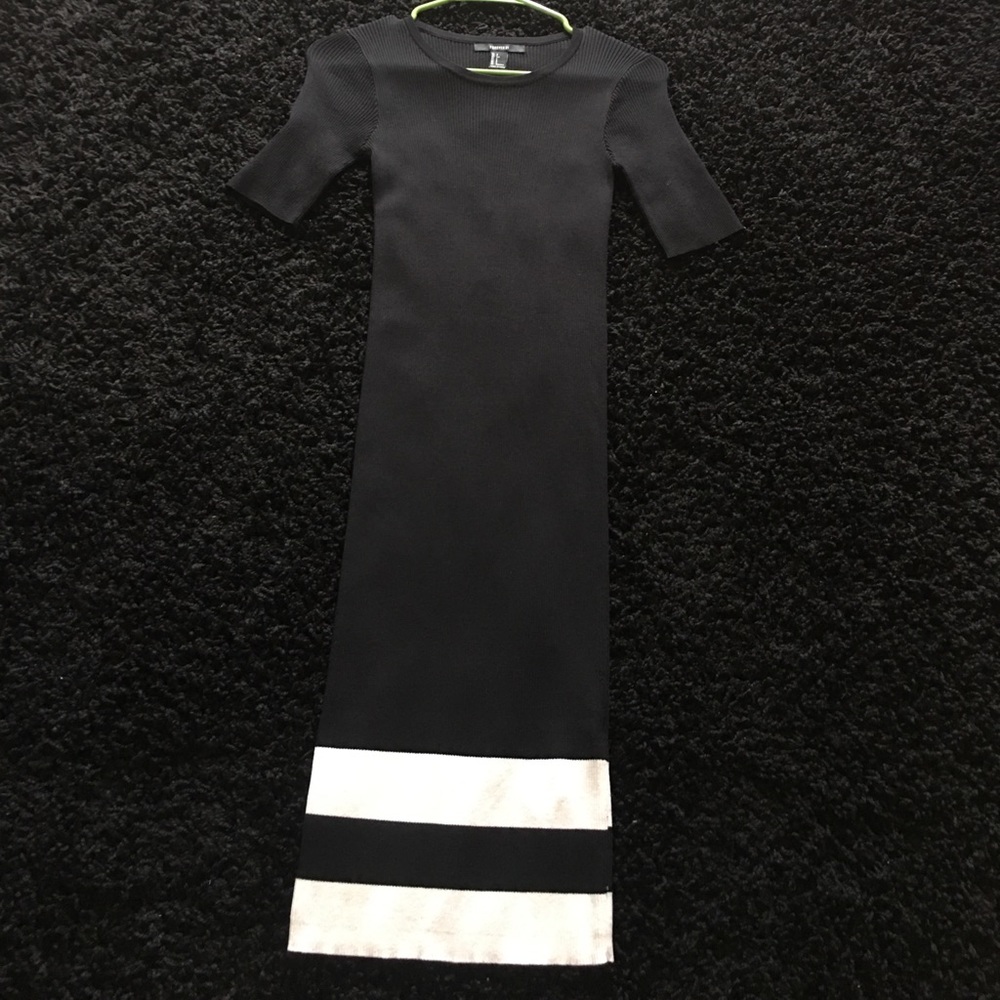 Bodycon ribbed black and white dress