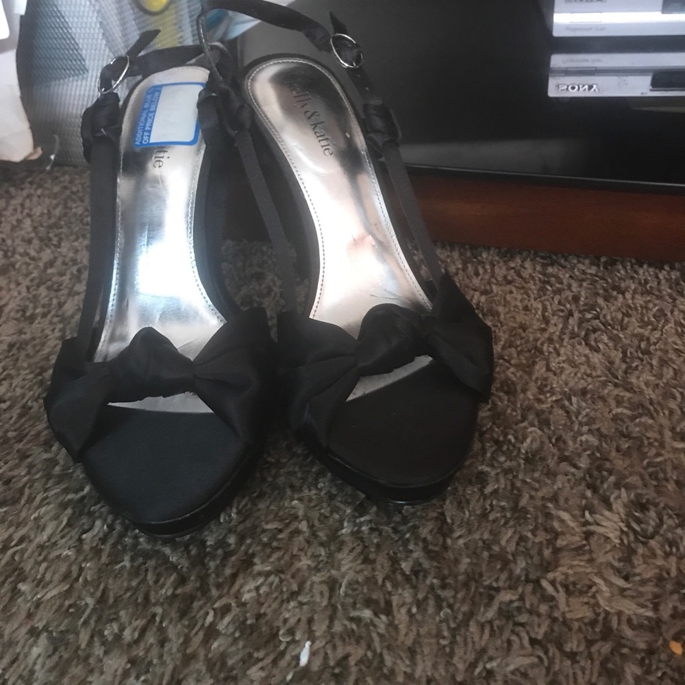 Black heels never worn
