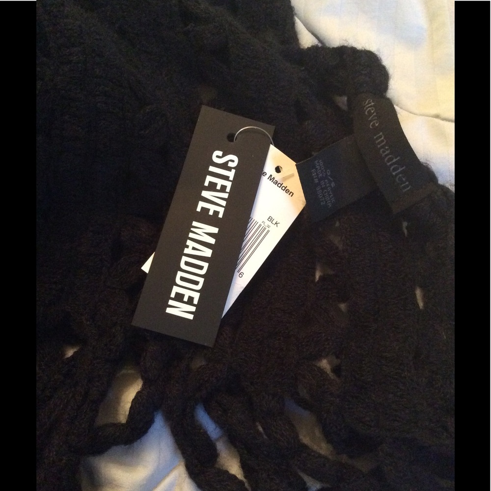 IM KEEPING IT 😍 -Steven Madden Scarf / Wrap - Picture 6 of 7