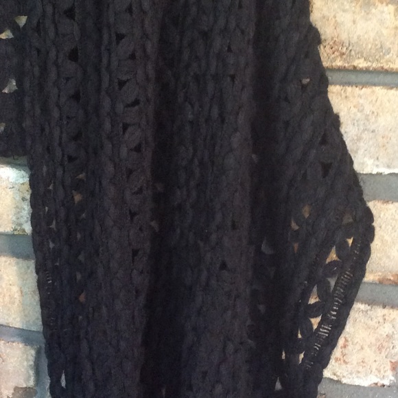 IM KEEPING IT 😍 -Steven Madden Scarf / Wrap - Picture 5 of 7