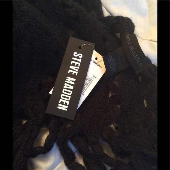 IM KEEPING IT 😍 -Steven Madden Scarf / Wrap - Picture 6 of 7